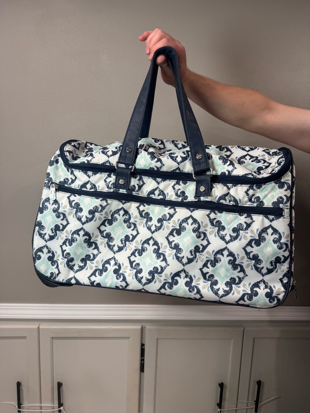 Thirty One Wheels Up Roller Bag Fab Flourish - Picture 5 of 9